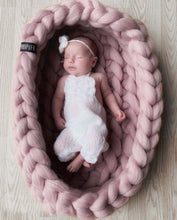 Load image into Gallery viewer, Baby Basket Knitted Baby Nest Newborn Nest Thick Wire Basket