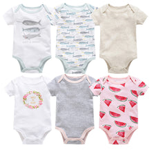 Load image into Gallery viewer, Six sets of newborn clothes